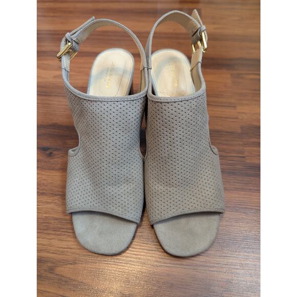 Liz Claiborne Memory Foam Perforated Slingback Sandals Size 9 - Picture 3 of 9